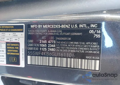 2016 Mercedes-Benz C 300 Luxury 4Matic z USA, uszkodzony, nr VIN 55SWF4KB6GU161106